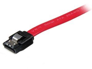 Cable StarTech.com SATA con Cierre de Seguridad Macho - Macho, 30cm, Rojo LATCH SERIAL ATA .
